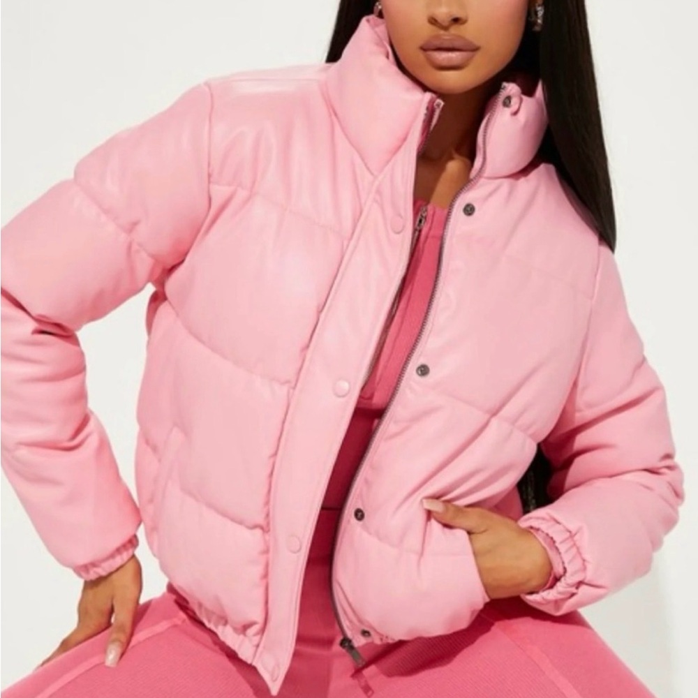 Fashion Nova Cropped Pink Faux Leather Puffer Jacket – Women’s XS